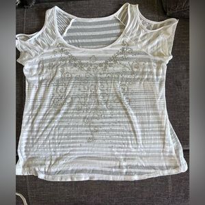 Women's cold shoulder blouse with sparkles